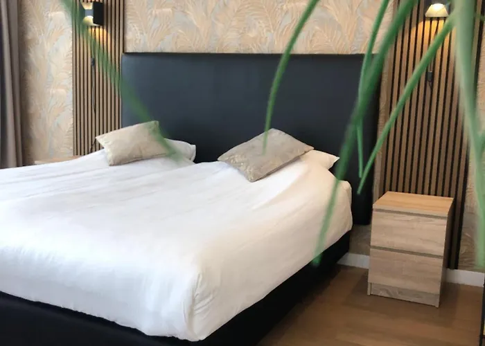 De Keizerskroon Hotel