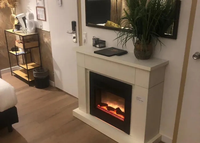 Hotel De Keizerskroon 3*