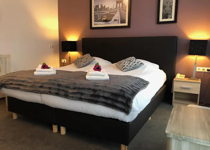 Hotel De Keizerskroon Hoorn (North Holland)