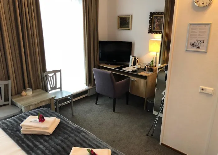 Hotel De Keizerskroon Hoorn (North Holland)